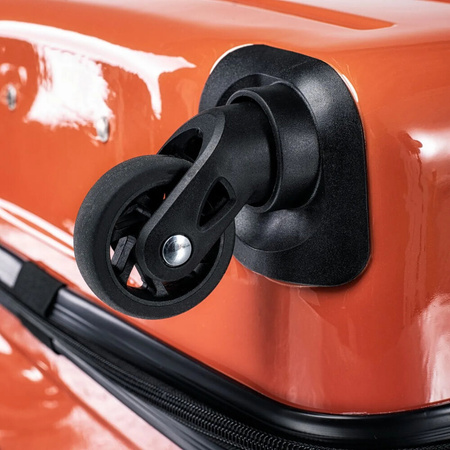 Walizka twarda turystyczna Iguana Murcia II 66l wymiary 66 x 45 x 26 cm