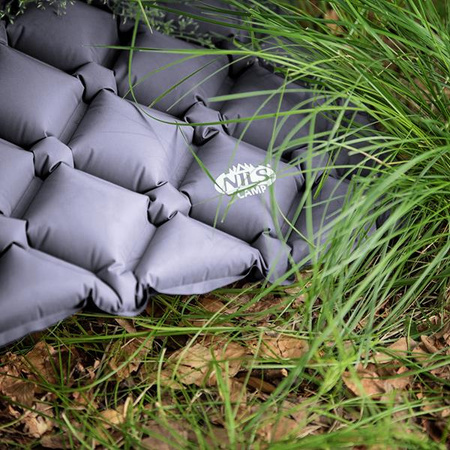 Mata turystyczna z pompką Nils Camp NC4006 szary 190x58x5 cm