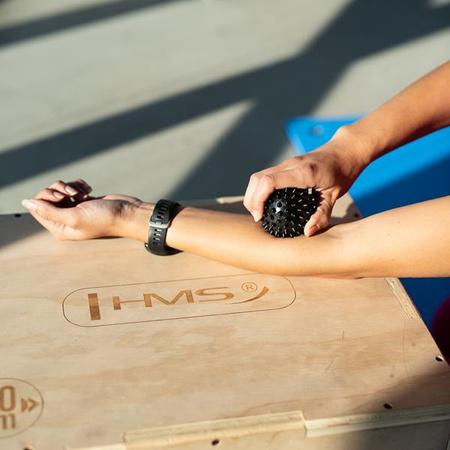 Piłka z kolcami do masażu HMS blp01 black lacrosse