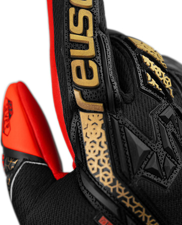 Rękawice bramkarskie Reusch Attrakt Freegel Silver czarno-czerwone 5570235 7075