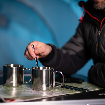 Zestaw czterech kubków turystycznych ze stali nierdzewnej Nils camp nc1762