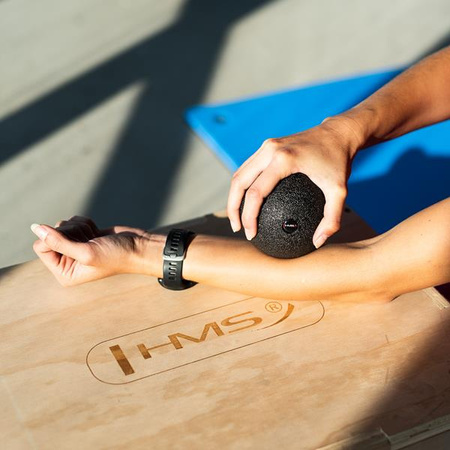 Piłka do masażu pojedyncza czarna HMS BLM01 12cm