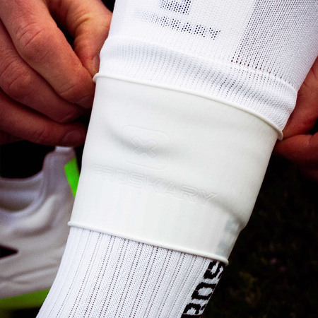 Opaski silikonowe do ochraniaczy piłkarskich Proskary białe