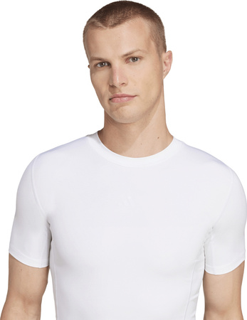 Koszulka męska adidas Techfit Short Sleeve Tee biała JP4675