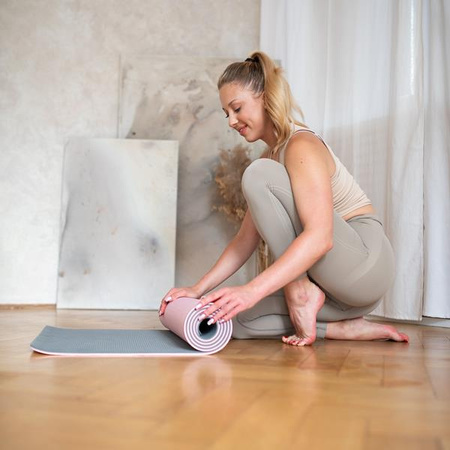 Mata do ćwiczeń jogi yogi fitness TPE HMS YM10 różowa 182x61x0.8 cm