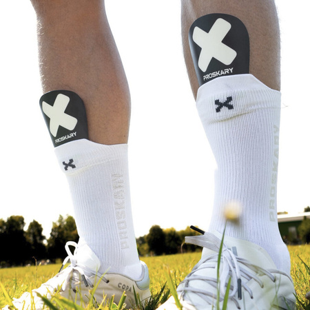 Ochraniacze piłkarskie Proskary Venom Shin Pads czarne 12x8 cm