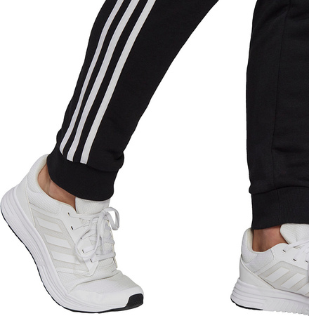 Spodnie męskie adidas Essentials Tapered Cuff 3 Stripes czarne GK8831