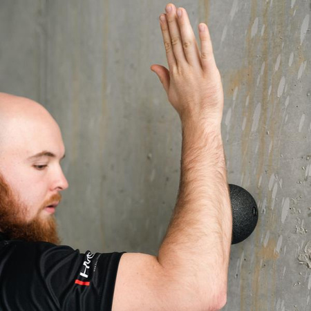 Piłka do masażu pojedyncza czarna HMS BLM01 12cm