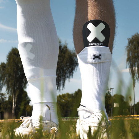 Ochraniacze piłkarskie Proskary Venom Shin Pads czarne 12x8 cm