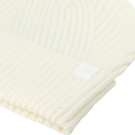 Czapka damska zimowa ciepła 4F F569 kremowa 4FWAW25ACAPF569 12S