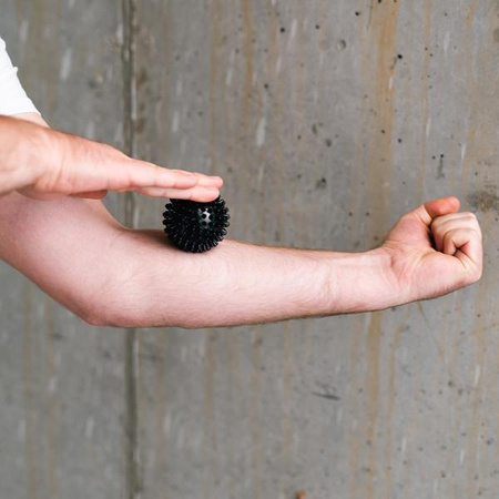 Piłka z kolcami do masażu HMS blp01 black lacrosse