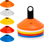 Pachołki talerzyki stożkowe 50szt.   stojak / TT50-19MULTI
Zestaw 50 pachołków stożkowych SMJ sport (Ø19 cm, wys. 5 cm, 18 g). W zestawie stojak i siatkowy pokrowiec. Kolory mix. Idealne do wyznaczania stref, torów i ćwiczeń treningowych.